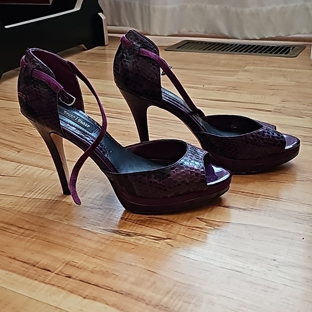 Snakeskin pattern heel - Picture 3 of 4